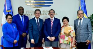 Leonel Fernández recibe en Funglode a Jorge Asjana, candidato a rector de la UASD