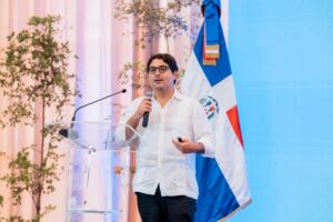 Gobierno presenta la Autopista del Ámbar a sectores productivos de Puerto Plata y destaca su impacto para el desarrollo del Norte